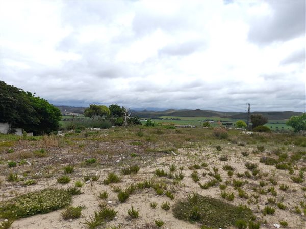 875 m² Land