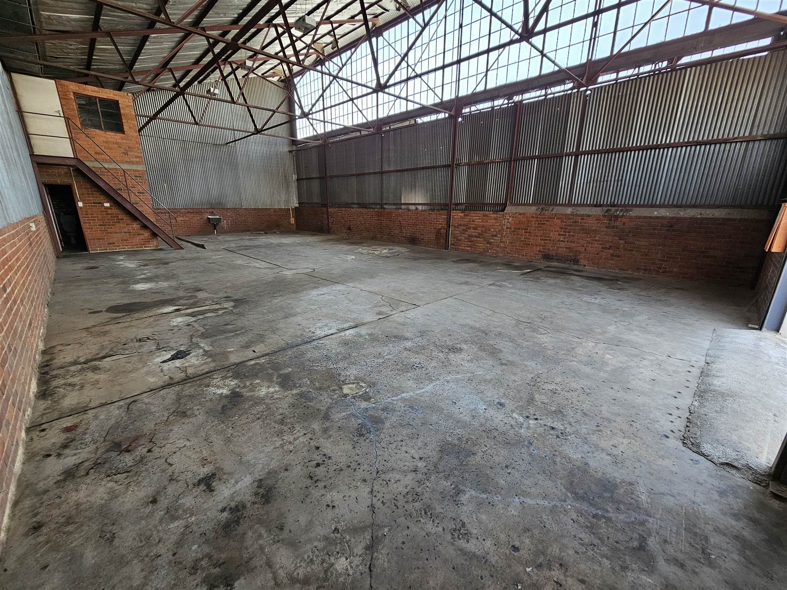 200  m² Industrial space in Anderbolt photo number 2