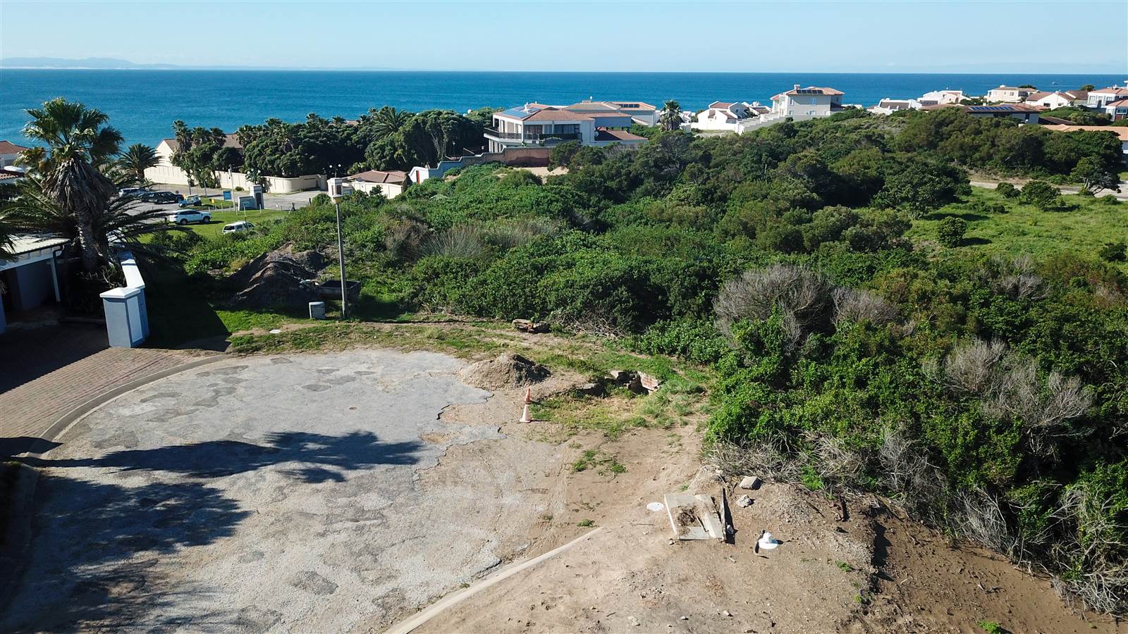 780 m² Land available in Santareme photo number 1