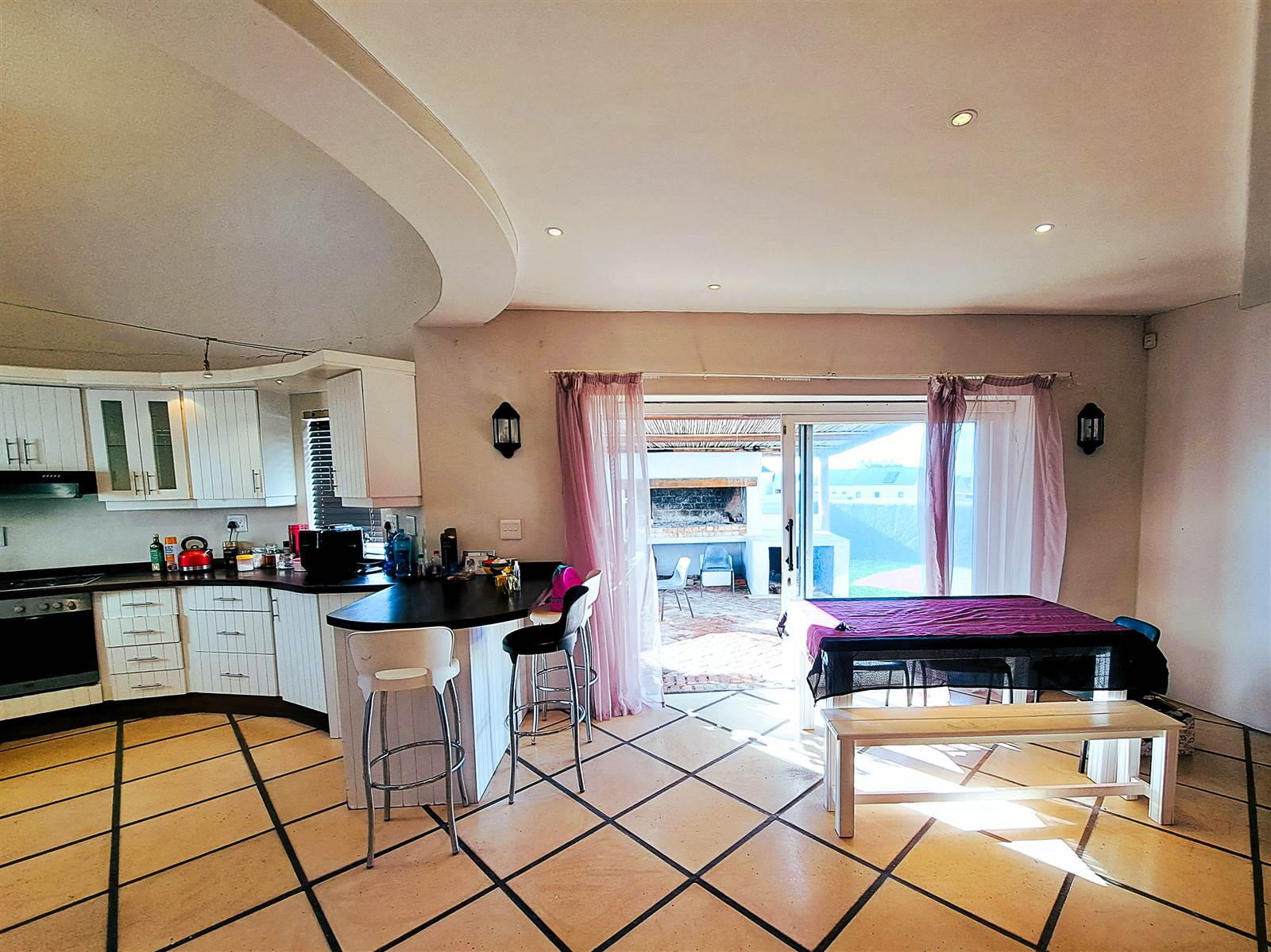 2 Bed Townhouse in Bredasdorp photo number 2