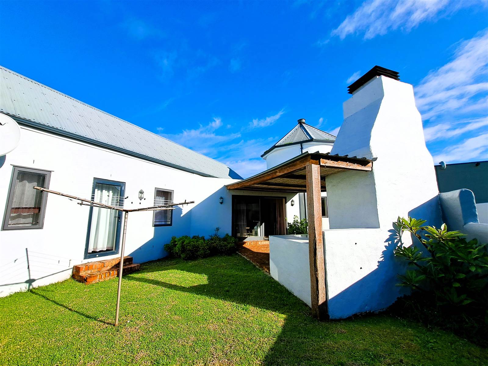 2 Bed Townhouse in Bredasdorp photo number 22