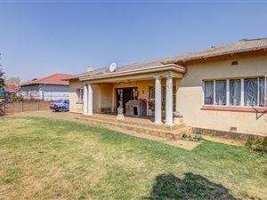 3 Bed House in Selection Park