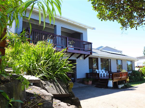 7 Bed House in Morgans Bay