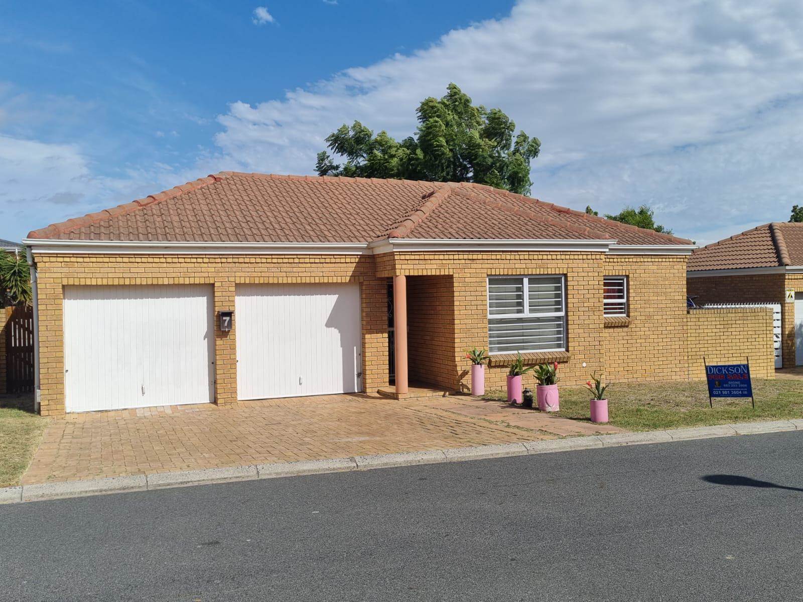 3 Bed House in Protea Heights photo number 2