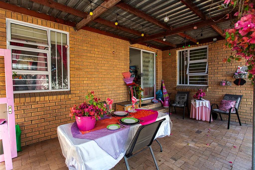 3 Bed House in Protea Heights photo number 25