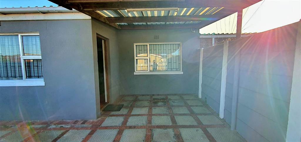 3 Bed House in Steenberg photo number 15