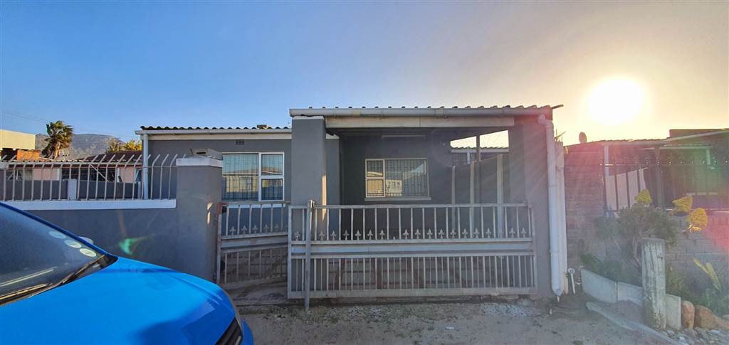3 Bed House in Steenberg photo number 16