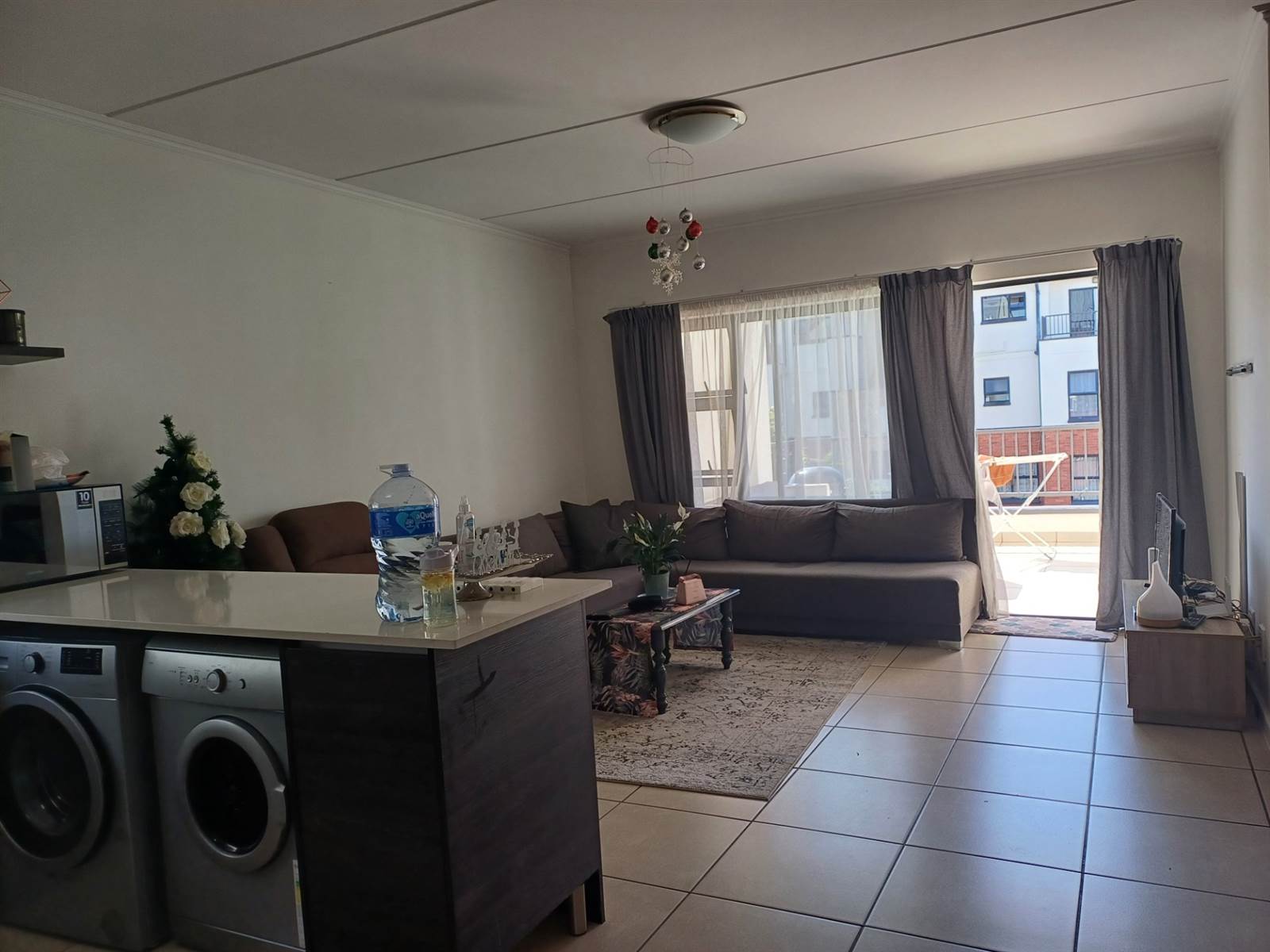 2 Bed Apartment in Greenstone Crest photo number 9