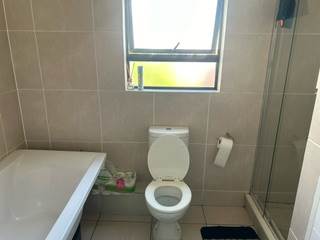 2 Bed Apartment in Greenstone Crest photo number 12