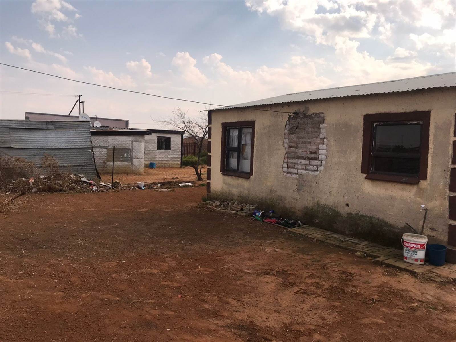 2 Bed House in Thabong photo number 14