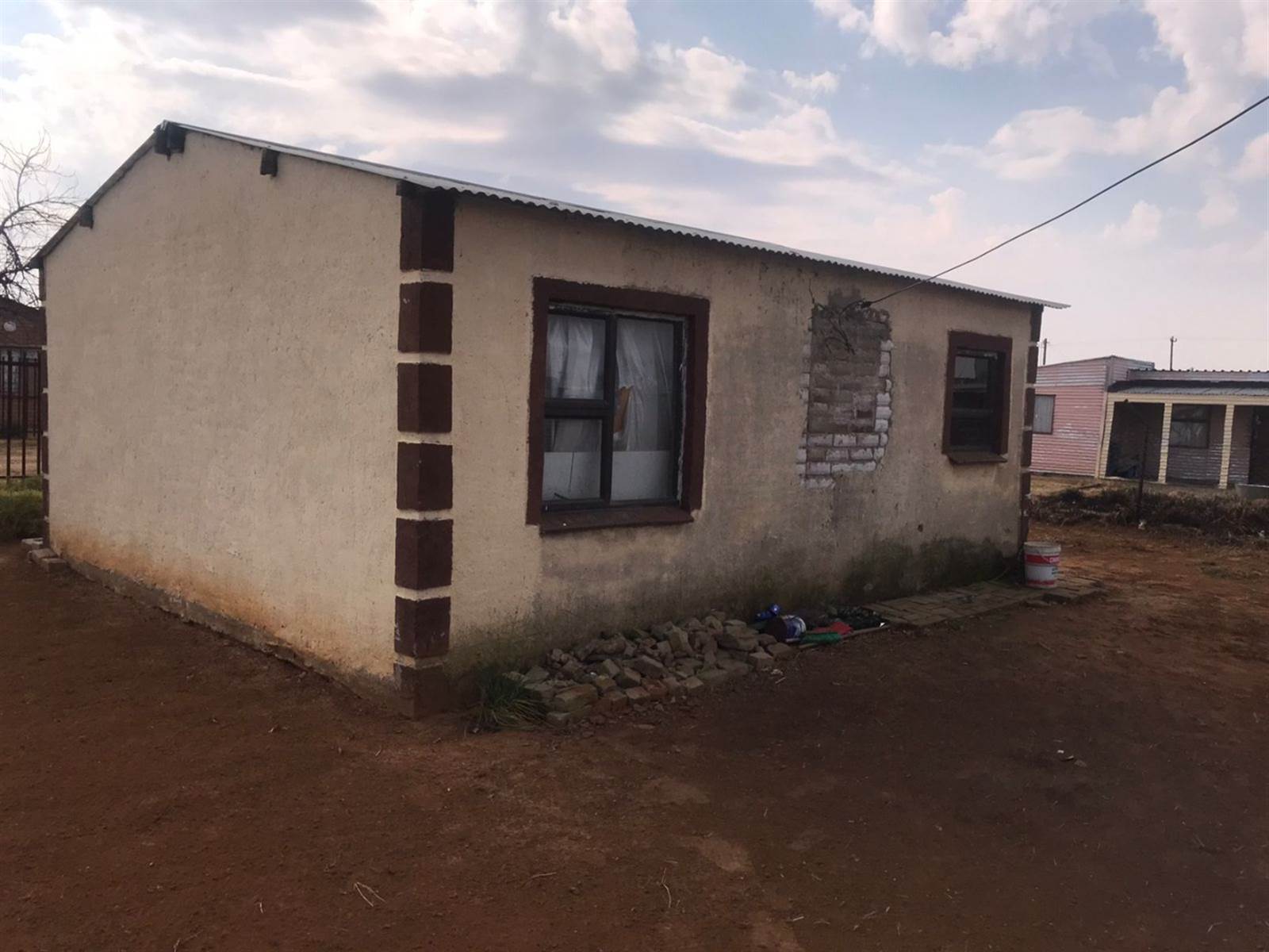 2 Bed House in Thabong photo number 21