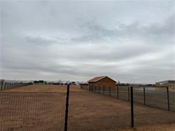 2.1 ha Land available in Middelburg Central