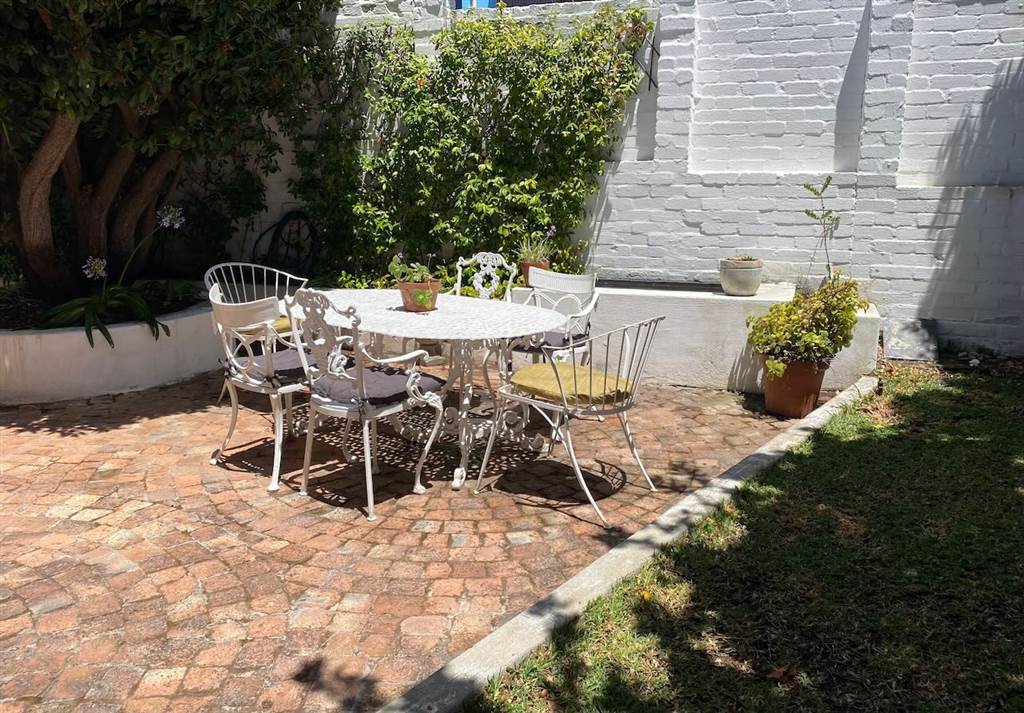 2 Bed House in Kalk Bay photo number 16
