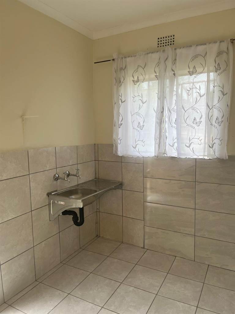 2 Bed House in Makhado (Louis Trichardt) photo number 12