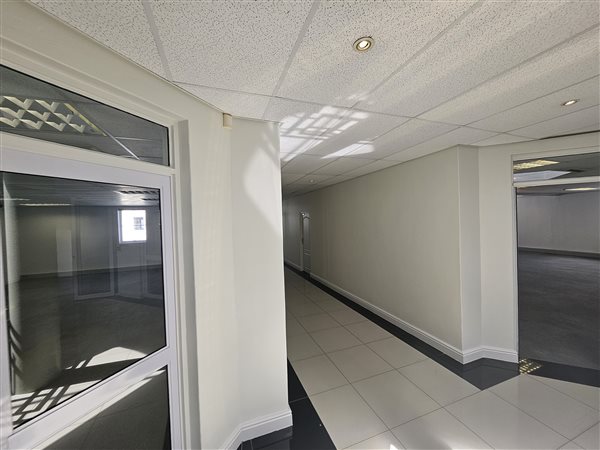 160.8 m² Commercial space 160.8 m² Commercial space