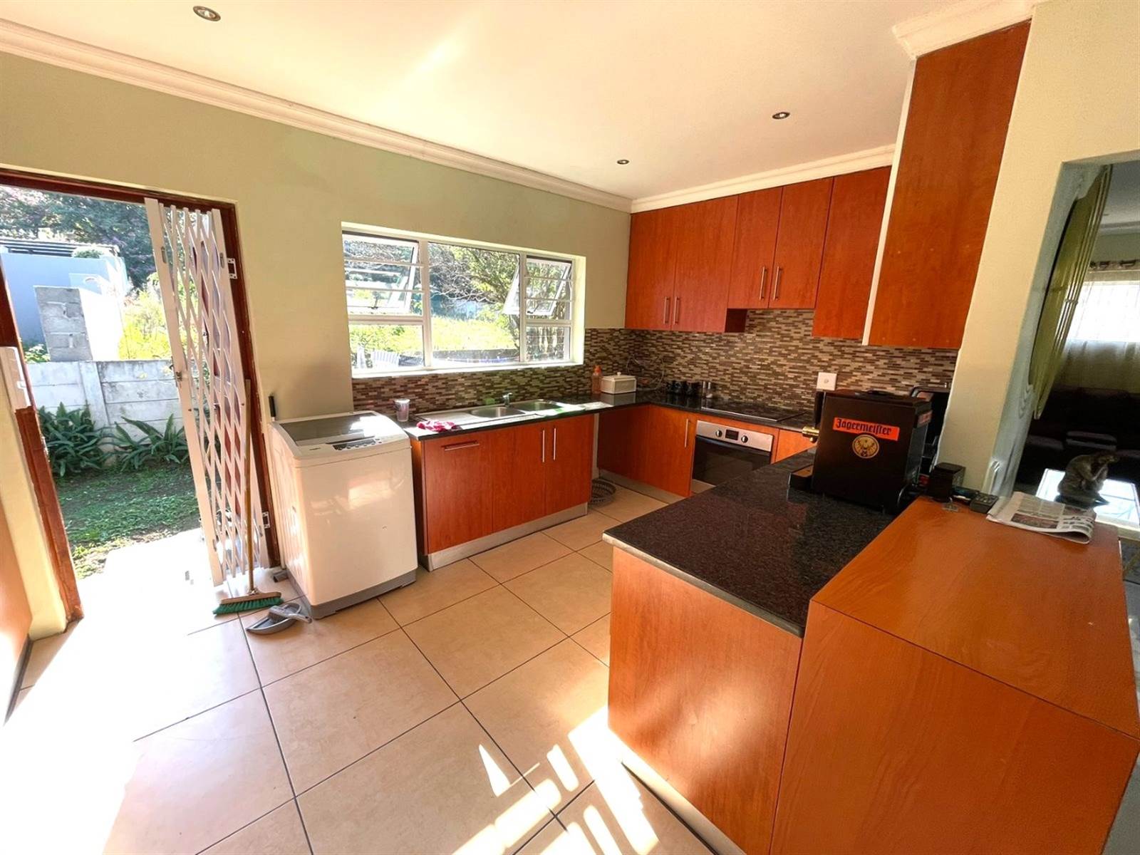 3 Bed House in Beacon Bay photo number 12