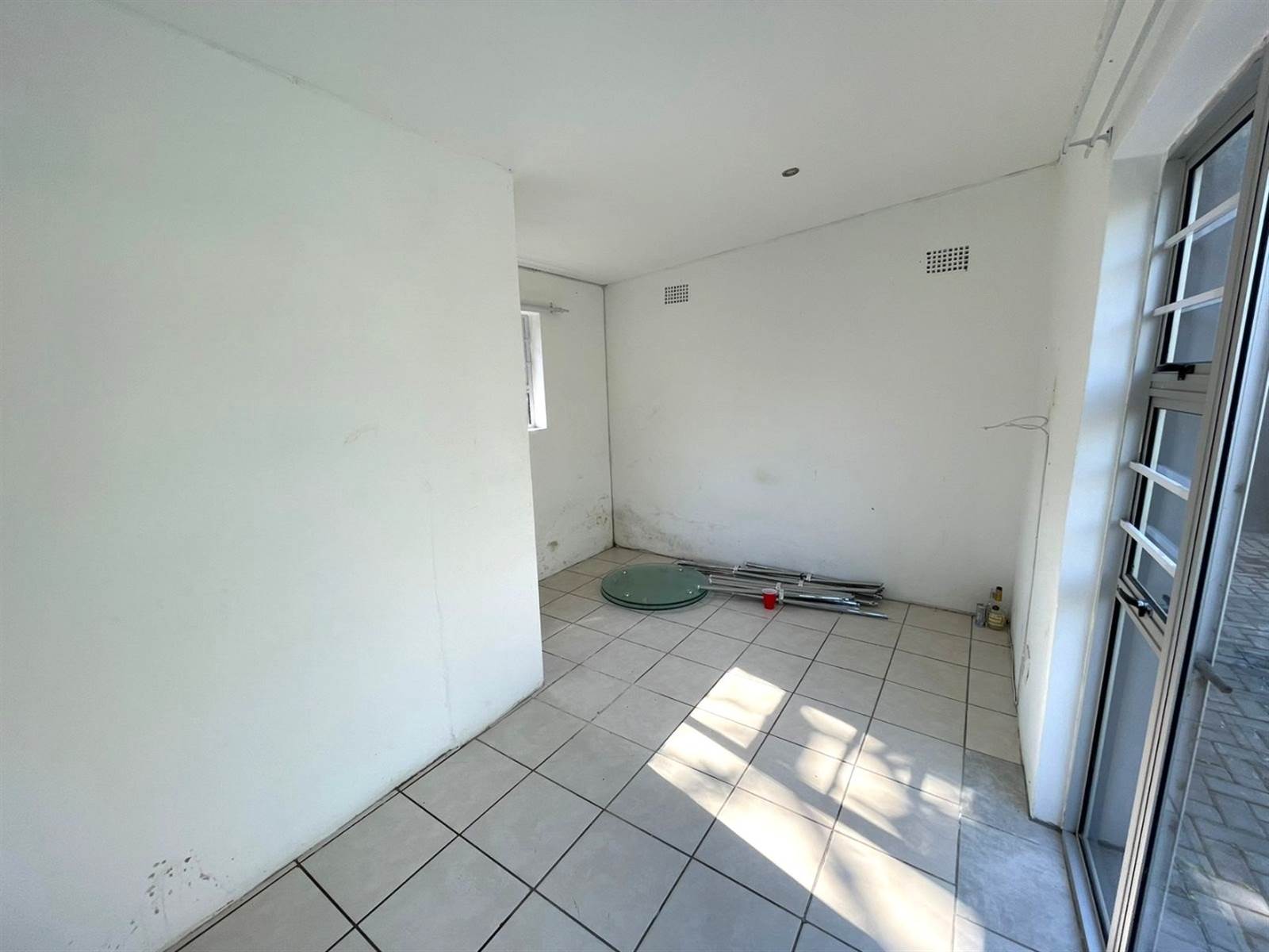 3 Bed House in Beacon Bay photo number 21