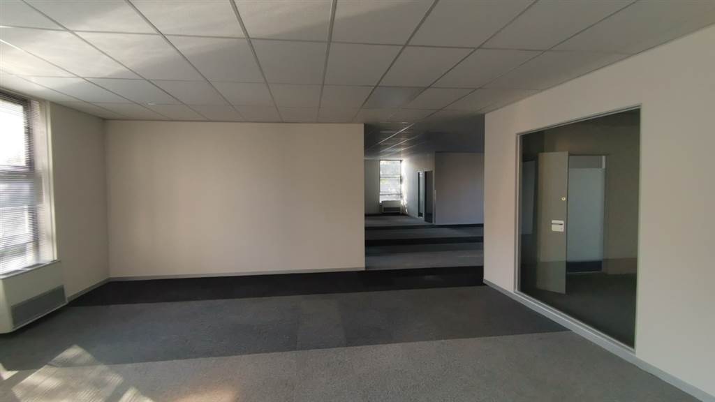 2000  m² Commercial space in Rosebank photo number 14