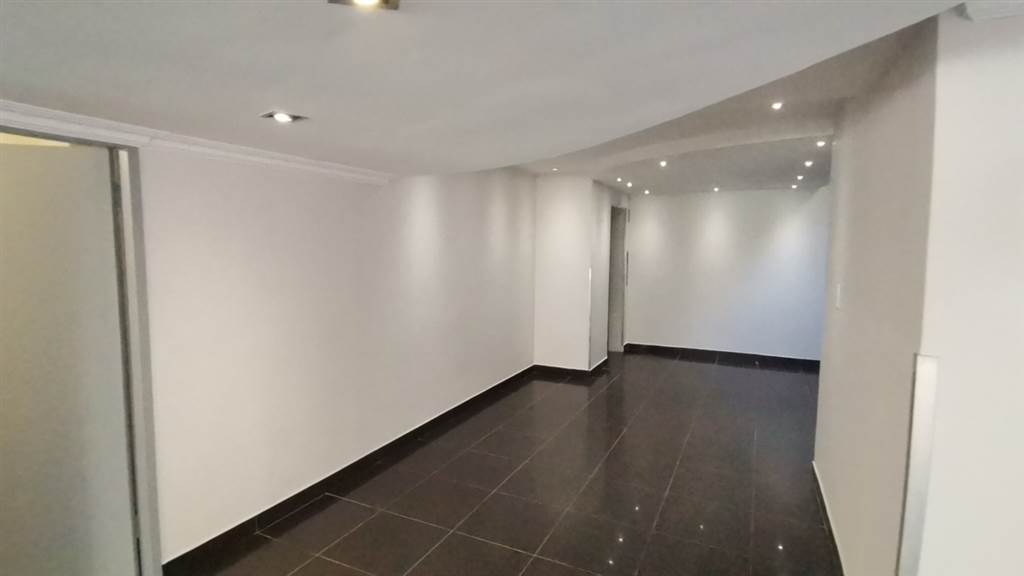 2000  m² Commercial space in Rosebank photo number 30