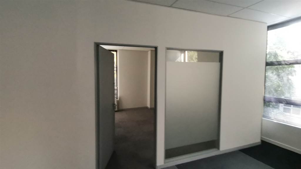 2000  m² Commercial space in Rosebank photo number 18