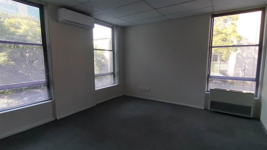 2000  m² Commercial space in Rosebank photo number 24