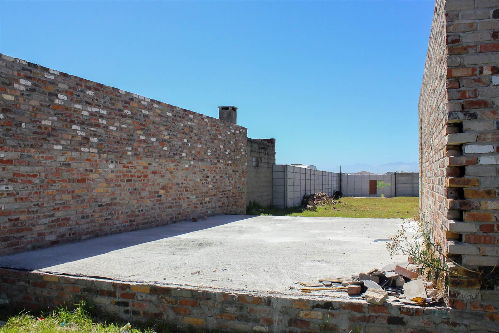 652 m² Land available in Mitchells Plain photo number 13