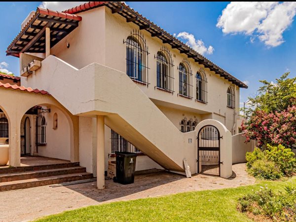 5 Bedroom House 5 Bedroom House