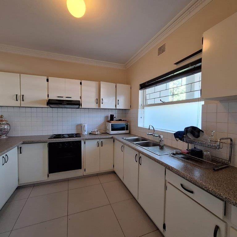 3 Bed Apartment in Milnerton Central photo number 5
