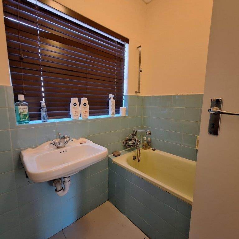 3 Bed Apartment in Milnerton Central photo number 19