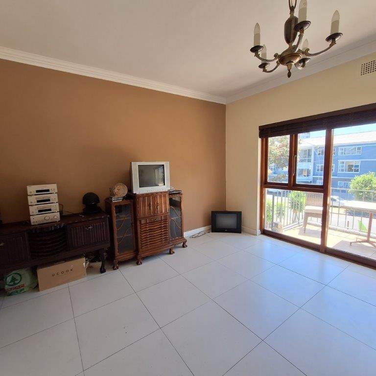 3 Bed Apartment in Milnerton Central photo number 12