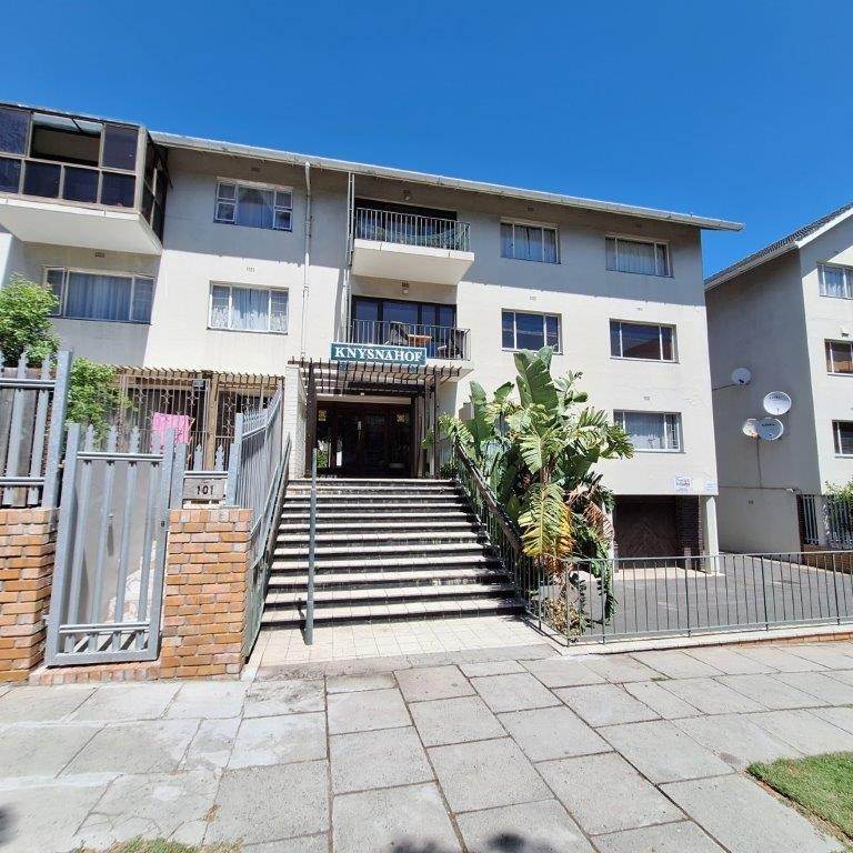 3 Bed Apartment in Milnerton Central photo number 2