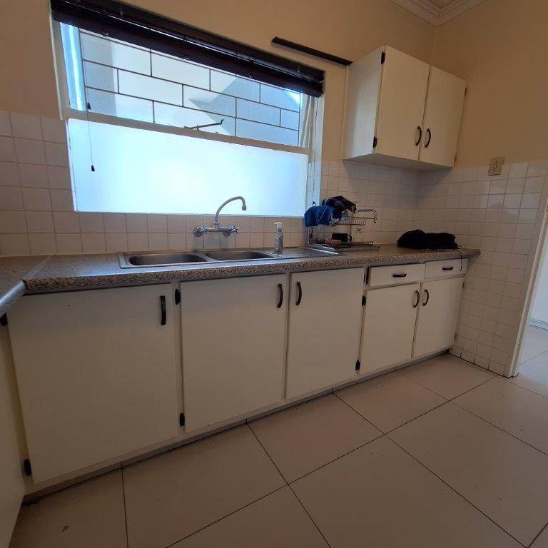3 Bed Apartment in Milnerton Central photo number 6