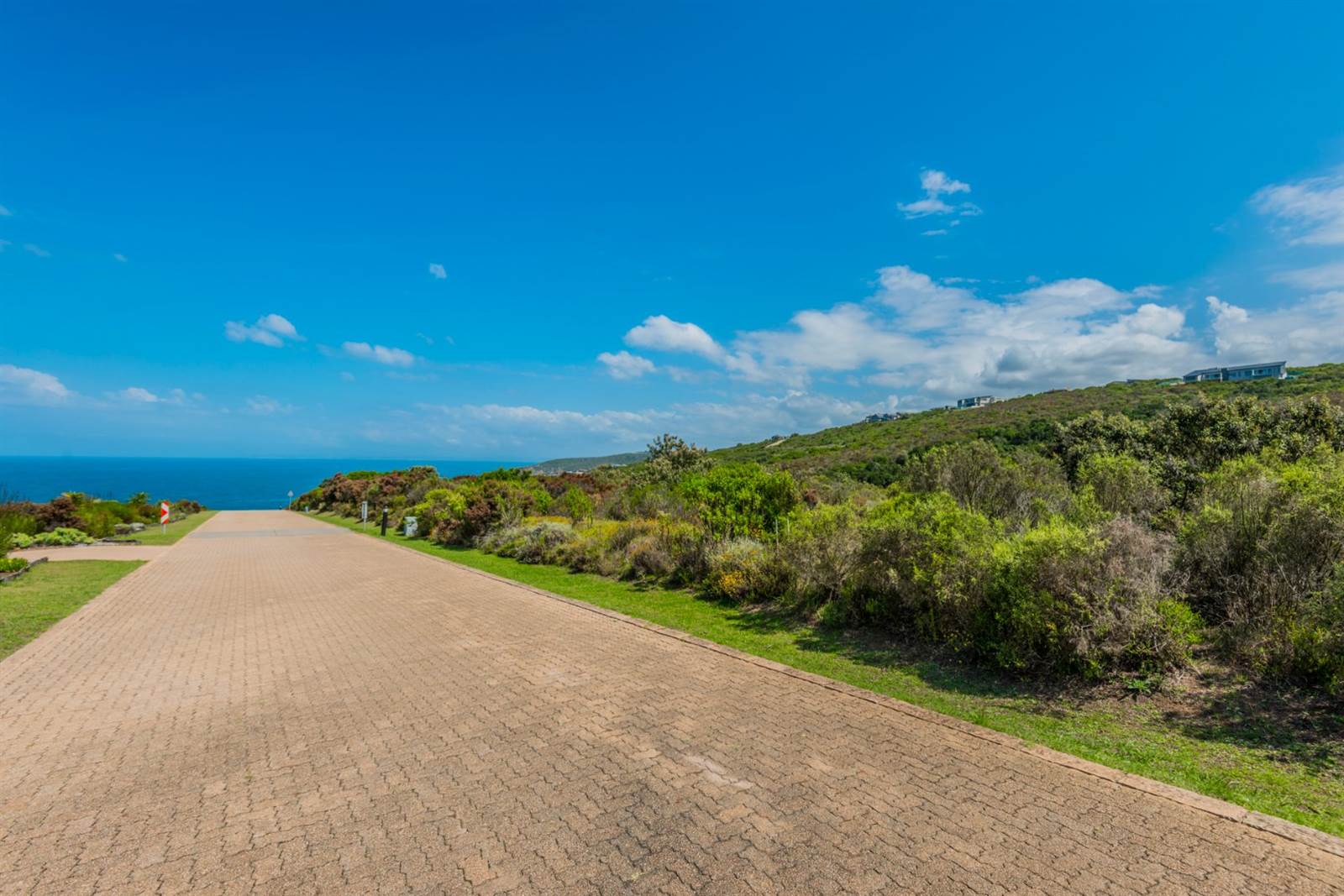 2640 m² Land available in Herolds Bay photo number 10