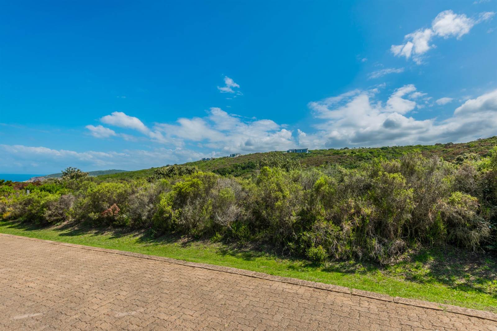 2640 m² Land available in Herolds Bay photo number 8