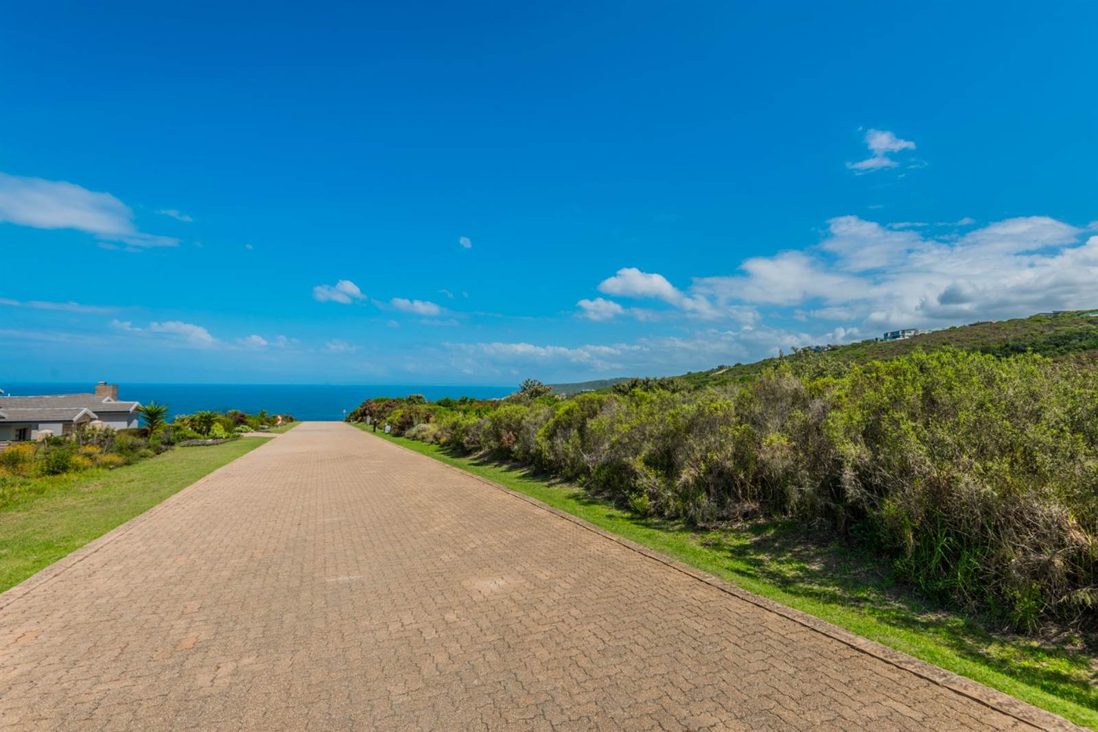 2640 m² Land available in Herolds Bay photo number 6