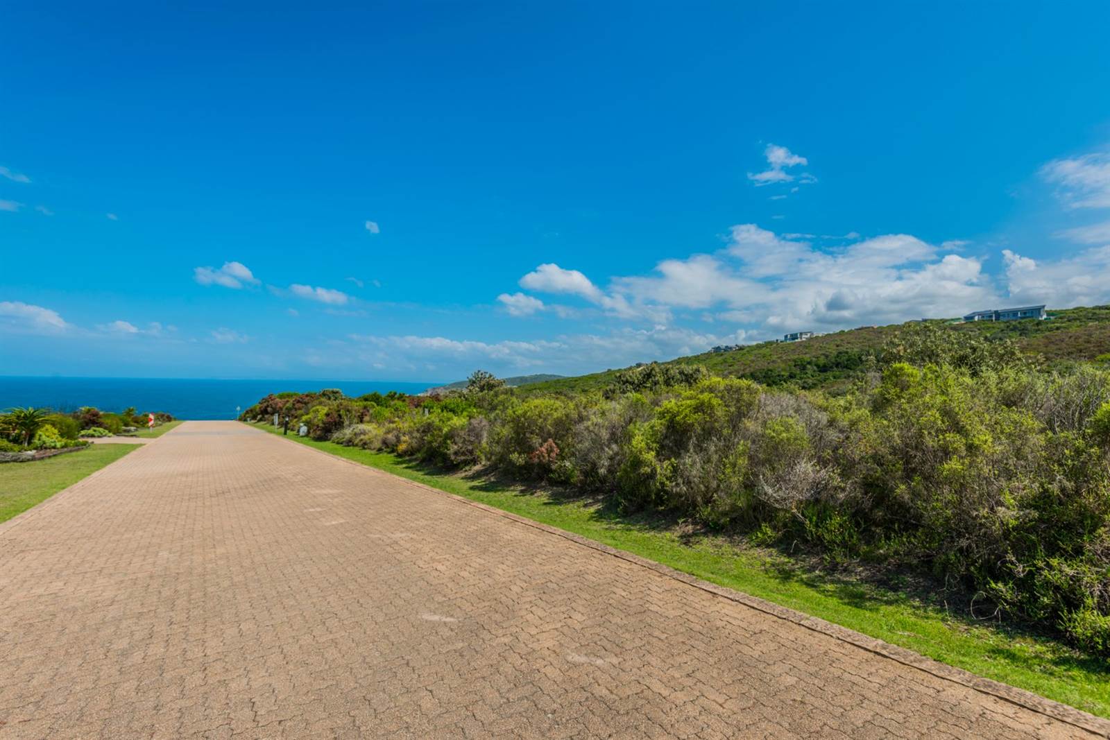 2640 m² Land available in Herolds Bay photo number 9