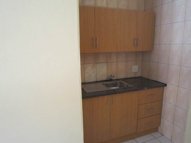 1 Bed Apartment in Arcadia photo number 3
