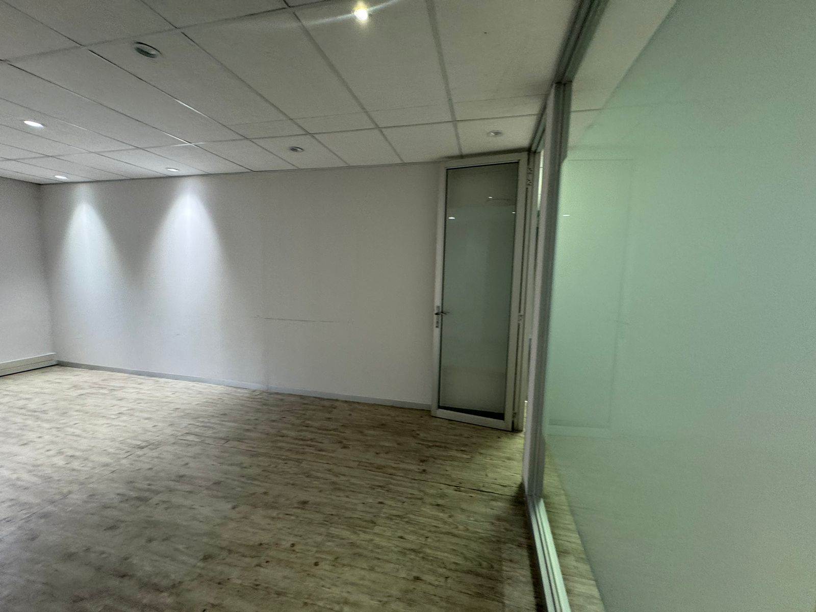194  m² Commercial space in Rivonia photo number 19