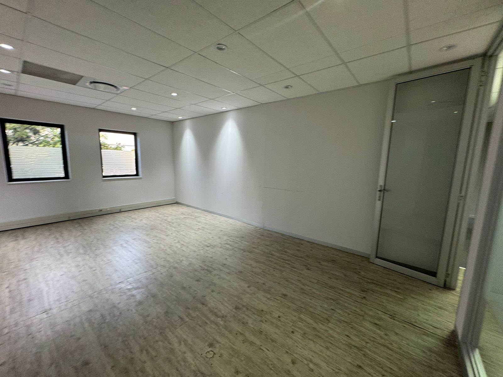 194  m² Commercial space in Rivonia photo number 18