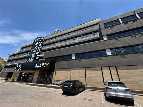 175  m² Commercial space