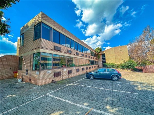 1 716 m² Office Space 1 716 m² Office Space