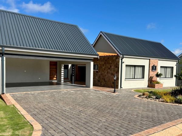 4 Bed House in Highland Gate Golf and Trout Estate