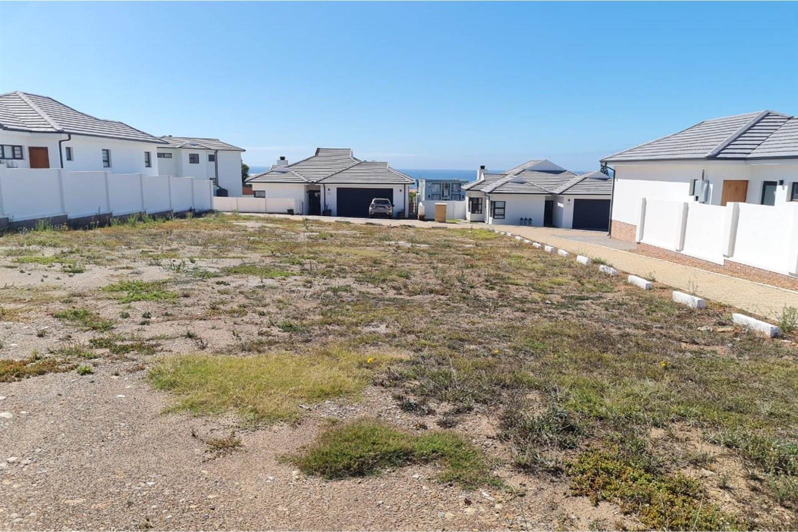 609 m² Land available in Jeffreys Bay photo number 1