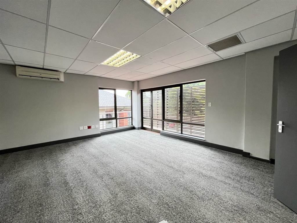 500  m² Commercial space in Fourways photo number 5