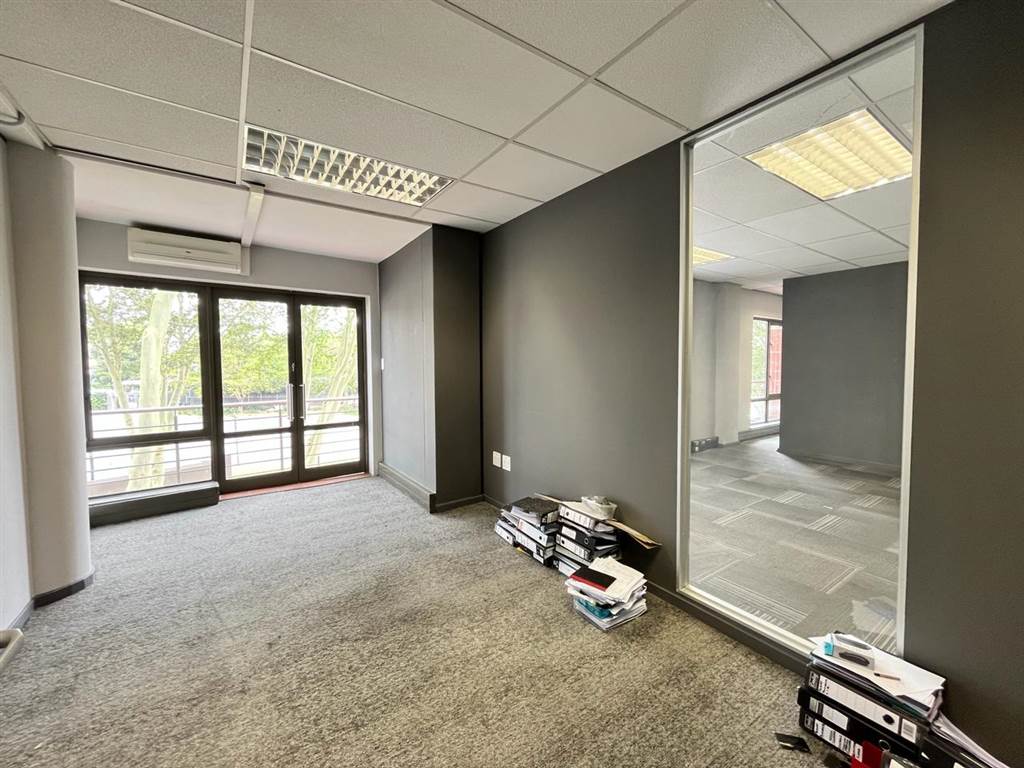 500  m² Commercial space in Fourways photo number 16