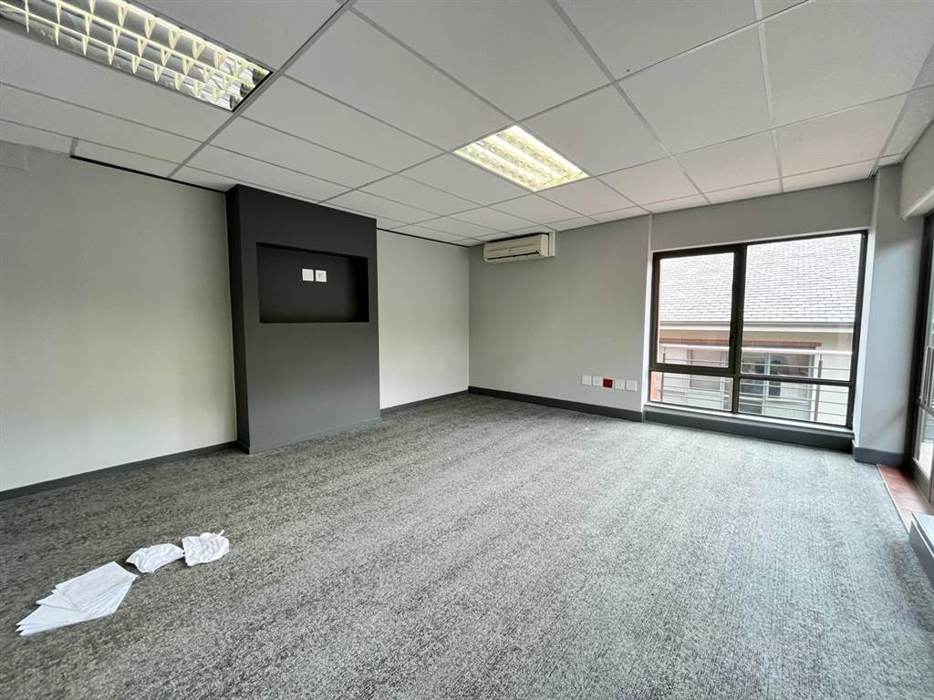 500  m² Commercial space in Fourways photo number 10