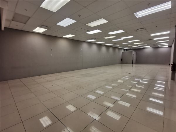 200  m² Commercial space