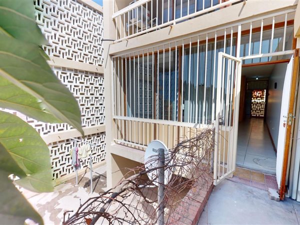1 Bedroom Flat 1 Bedroom Flat