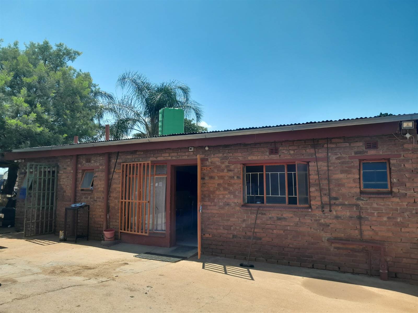 324  m² Commercial space in Mokopane photo number 4