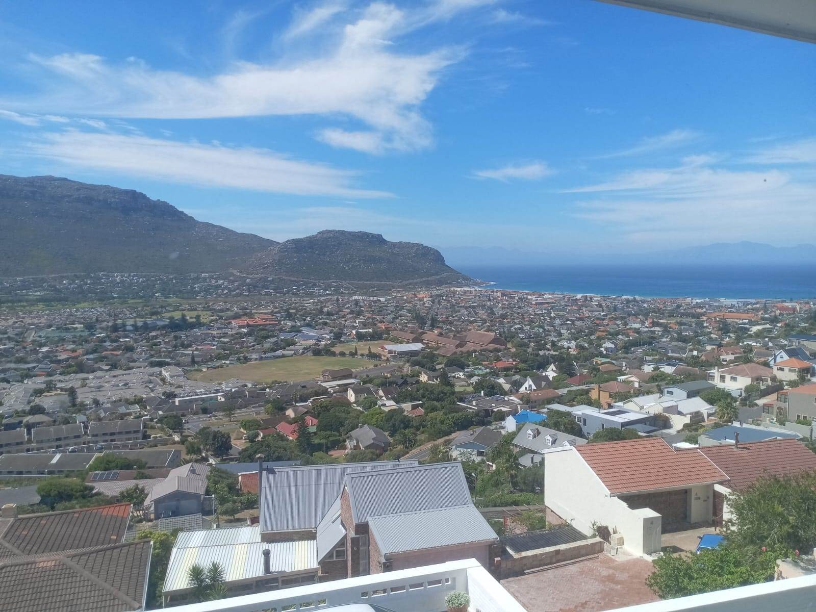 3 Bed Apartment in Fish Hoek photo number 4